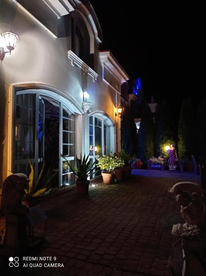 Bed and Breakfast Pensjonat Blekitny Aniol Kiersztanowo Exterior foto