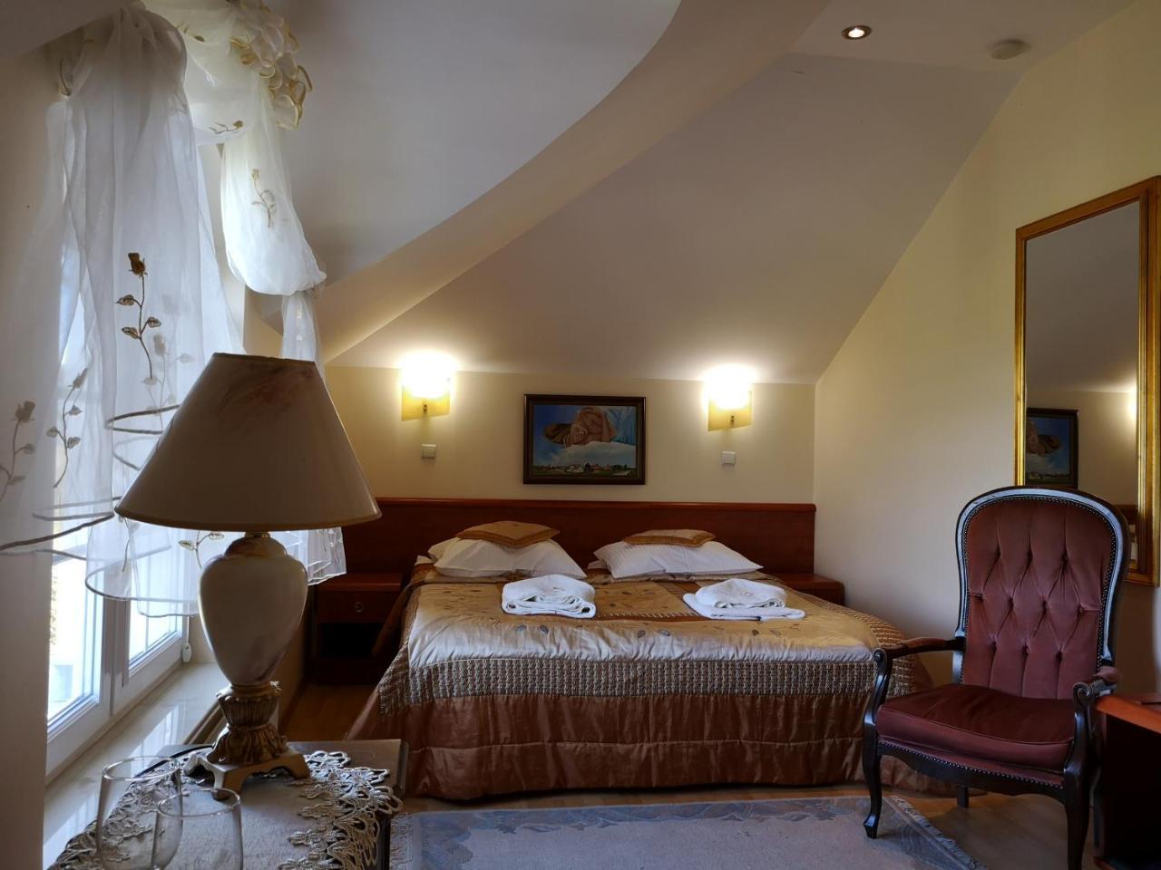 Bed and Breakfast Pensjonat Blekitny Aniol Kiersztanowo Exterior foto